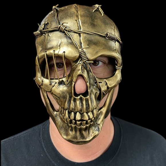 Skeleton mask with barbed wire and "stitched" eye socket - NWT! - Picture 13 of 17